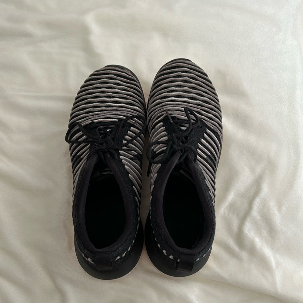 Women’s Nike Roshes